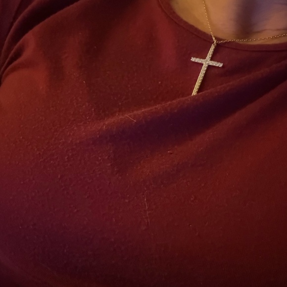 Kendra Scott Gold Necklace with Gold Cross Pendant - Picture 7 of 7